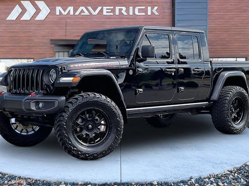 Used 2020 Jeep Gladiator Rubicon w/ Advanced Safety Group AWD/4WD image 3