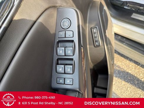 Used 2017 Chevrolet Suburban LT AWD/4WD image 12