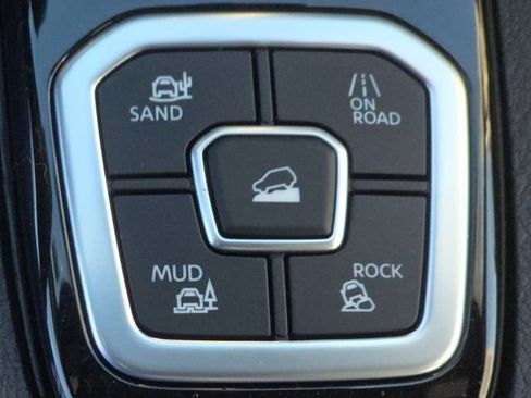 New 2026 Nissan Frontier SV image 9