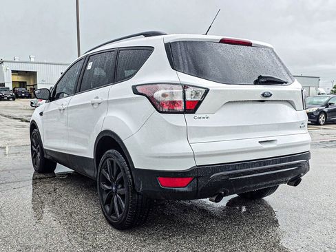 Used 2018 Ford Escape SE w/ SE Sport Appearance Package AWD/4WD image 4