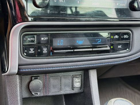 Used 2017 Toyota Corolla SE FWD image 15