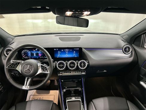 Used 2025 Mercedes-Benz GLA 250 4MATIC image 18