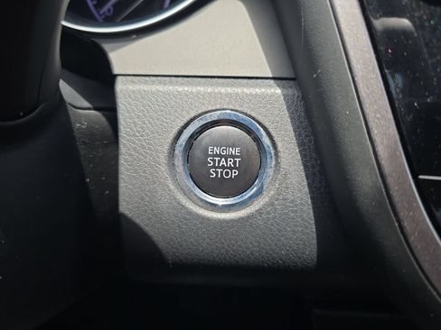 Used 2018 Toyota Camry XLE FWD image 25