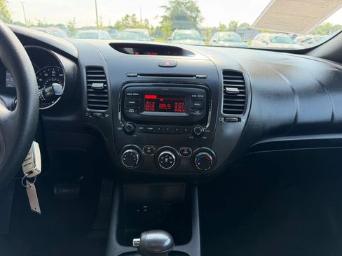 Used 2017 Kia Forte LX FWD image 20