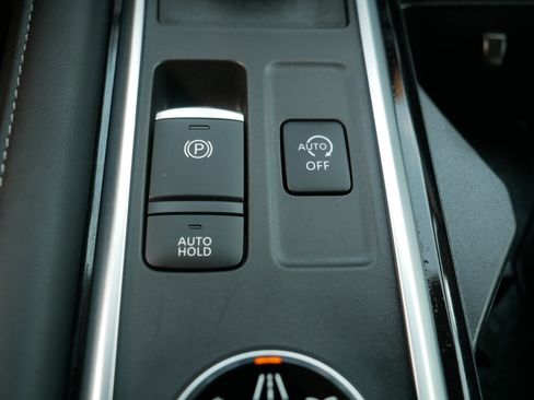 Certified 2025 Nissan Pathfinder SV w/ SV Premium Package AWD/4WD image 32