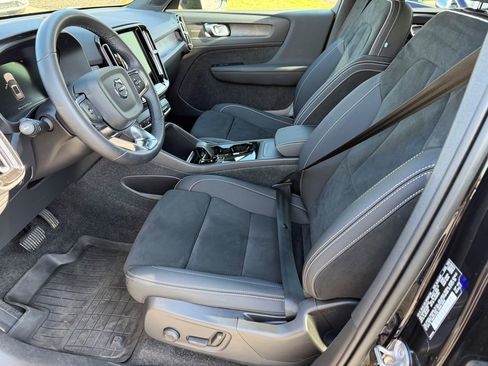 Certified 2023 Volvo XC40 Recharge Ultimate w/ Protection Package Premier AWD/4WD image 3