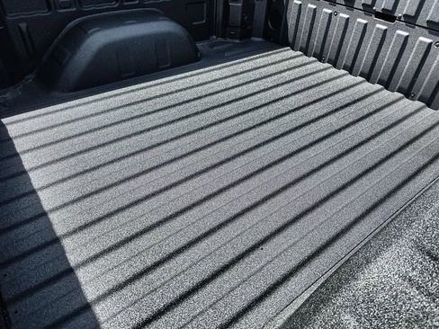 New 2026 GMC Sierra 1500 SLT image 18