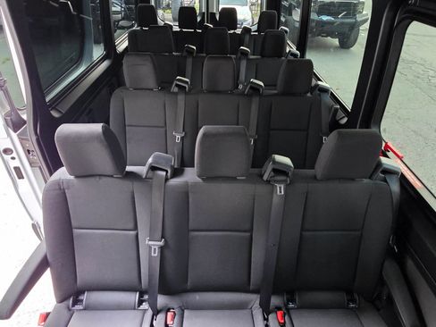 Used 2025 Mercedes-Benz Sprinter 2500 image 31
