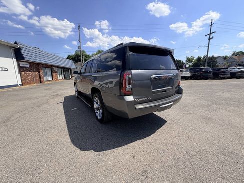 Used 2019 GMC Yukon XL Denali w/ Denali Ultimate Package AWD/4WD image 40