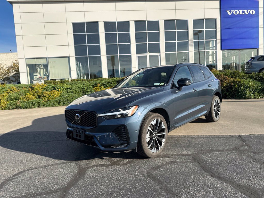 Used 2026 Volvo XC60 B5 Plus AWD/4WD image 27