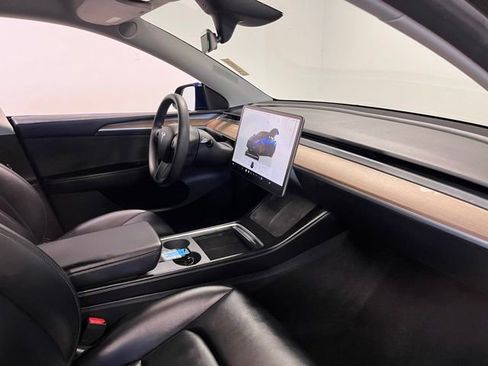 Used 2023 Tesla Model Y Long Range image 11