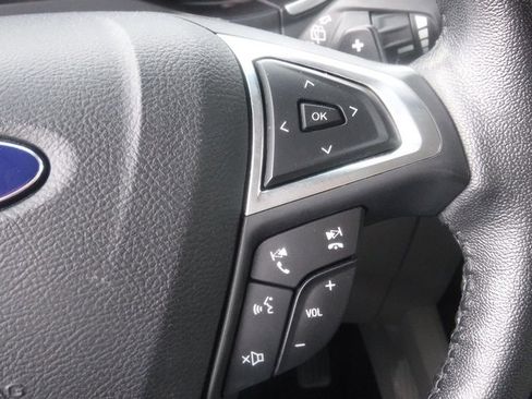 Used 2017 Ford Edge Titanium w/ Technology Package image 35