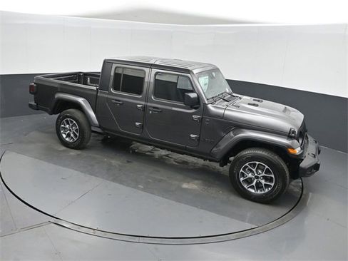 New 2025 Jeep Gladiator Sport image 27