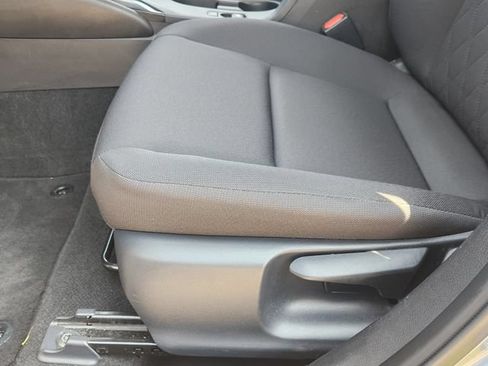 Used 2025 Toyota Corolla LE FWD image 18