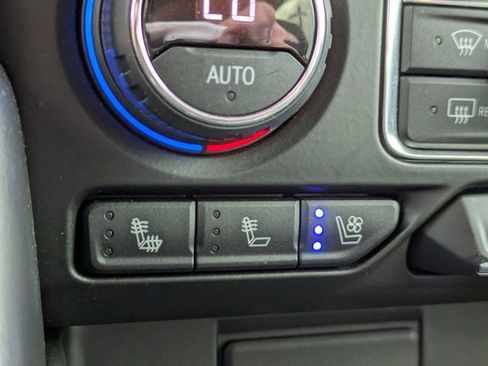 Used 2021 Chevrolet Suburban High Country image 25