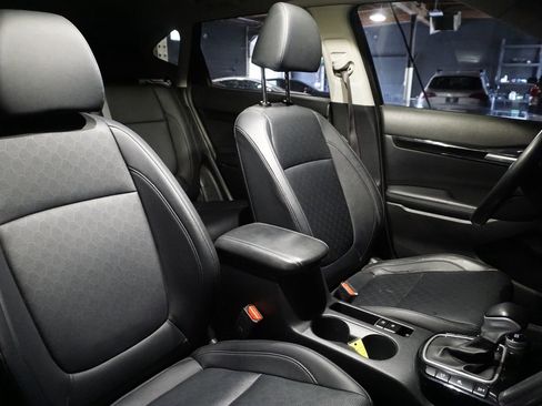 Used 2021 Kia Seltos SX w/ SX Sunroof Package image 17