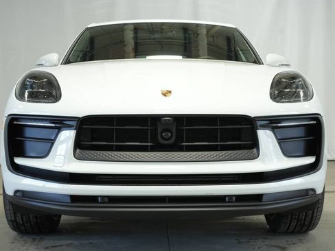 New 2025 Porsche Macan image 11