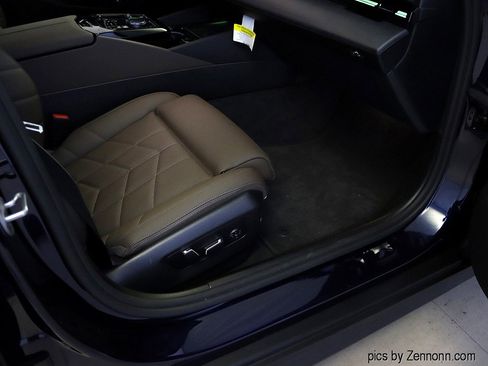 Used 2026 BMW 530i xDrive w/ Premium Package image 38