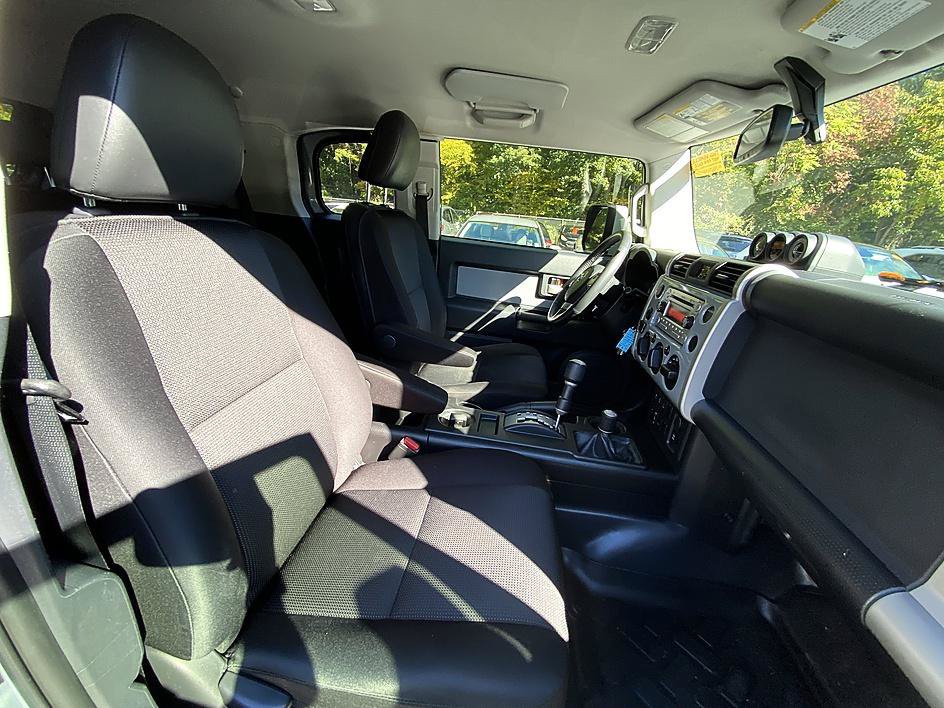 Used 2014 Toyota FJ Cruiser 4WD w/ Upgrade Package image 6