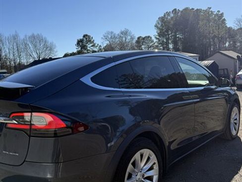 Used 2020 Tesla Model X Long Range image 4