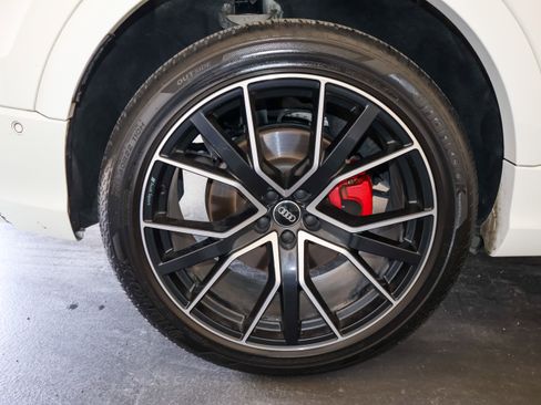 Used 2019 Audi Q8 Prestige AWD/4WD image 48