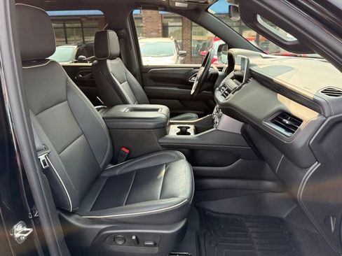 Certified 2023 GMC Yukon XL SLT w/ SLT Premium Package AWD/4WD image 23