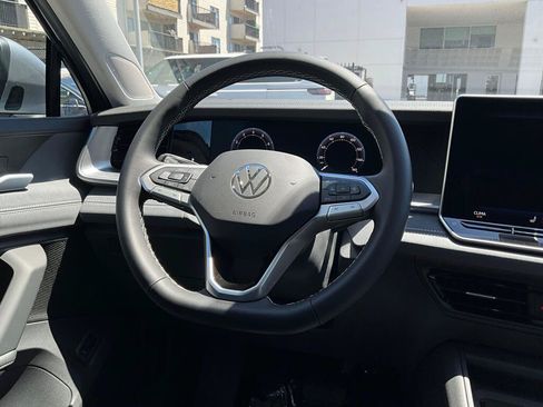 New 2026 Volkswagen Tiguan SE AWD/4WD image 20