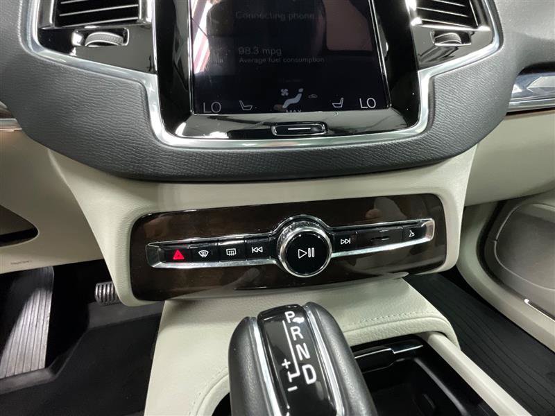 Used 2016 Volvo XC90 T6 Momentum w/ Momentum Plus Package AWD/4WD image 17