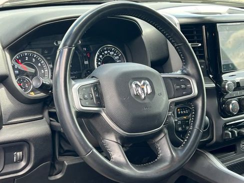 Used 2022 RAM 1500 Big Horn AWD/4WD image 3