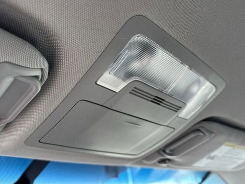 Used 2013 Toyota Camry SE image 22