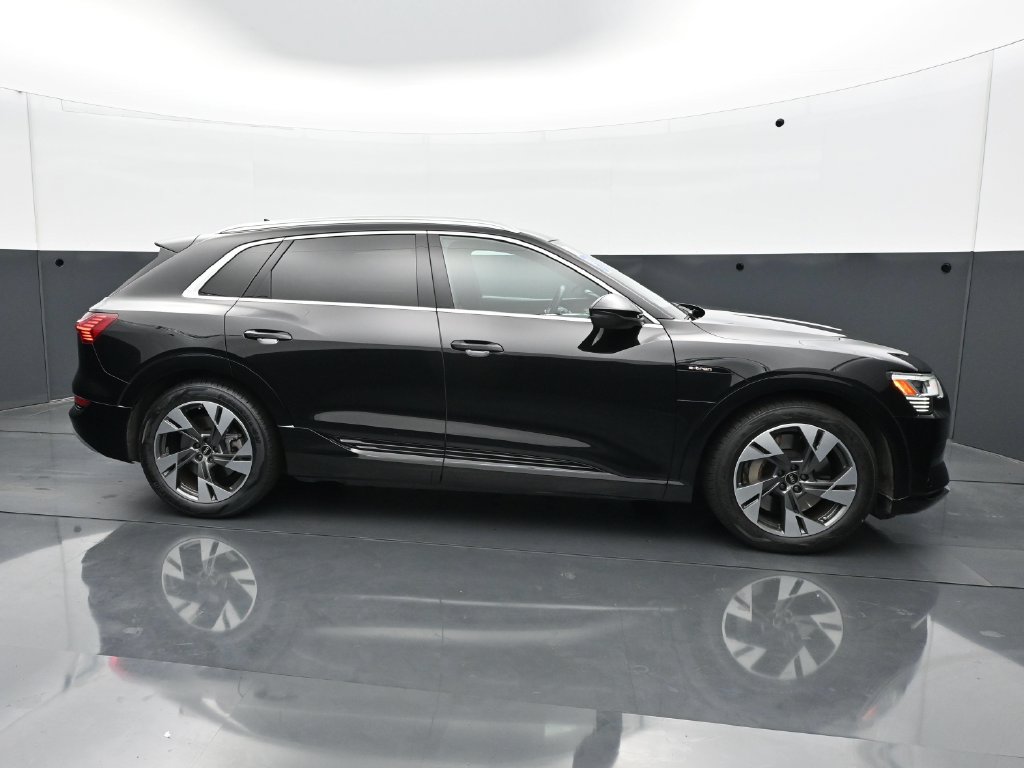 Used 2023 Audi e-tron Premium AWD/4WD image 8