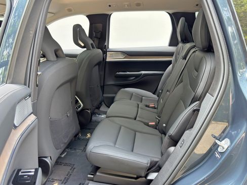 Used 2025 Volvo EX90 Ultra AWD/4WD image 43