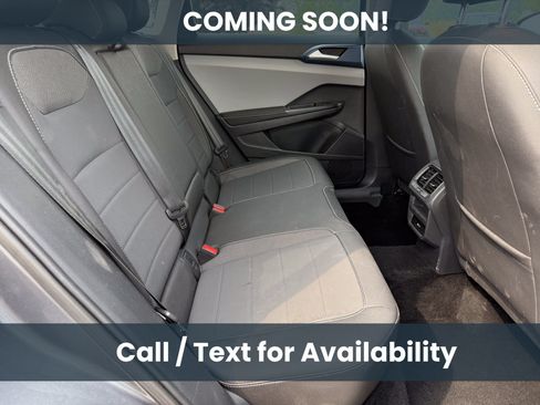 Used 2024 Volkswagen Taos SE FWD image 11