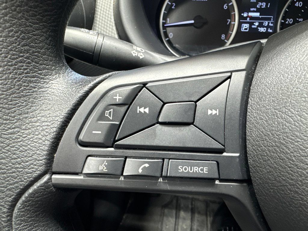 Used 2025 Nissan Kicks Play S FWD image 5