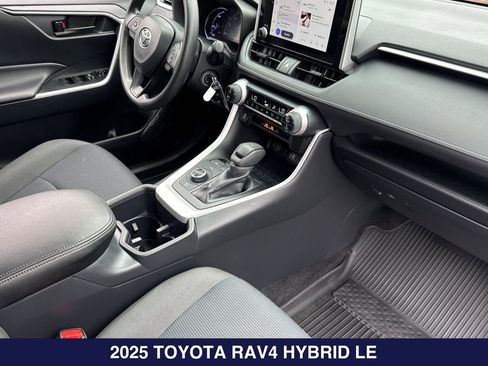 Used 2025 Toyota RAV4 LE AWD/4WD image 18