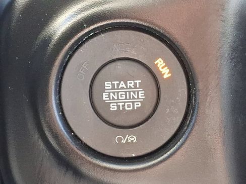 Certified 2022 Jeep Wrangler Unlimited Sahara w/ Cold Weather Group AWD/4WD image 27
