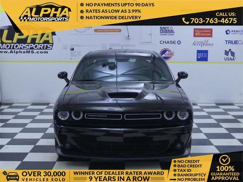 Used 2022 Dodge Challenger GT image 1