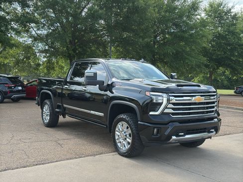Certified 2024 Chevrolet Silverado 2500 High Country w/ High Country Premium Package AWD/4WD image 1