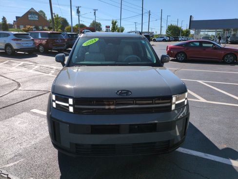 Used 2024 Hyundai Santa Fe SEL FWD image 2