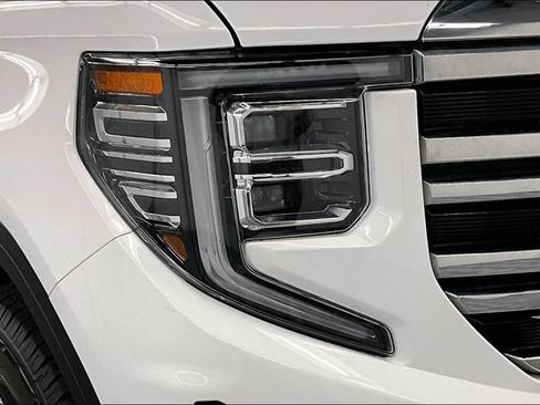 Used 2024 GMC Sierra 1500 SLT w/ SLT Convenience Package AWD/4WD image 37