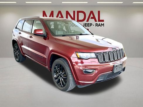 Used 2022 Jeep Grand Cherokee Laredo X AWD/4WD image 4