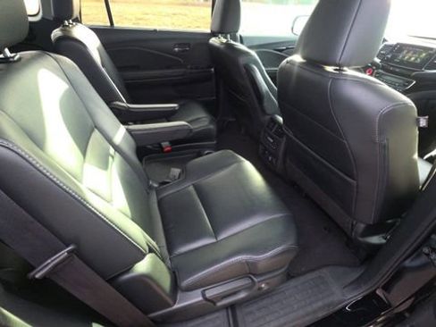 Used 2021 Honda Pilot Touring image 28