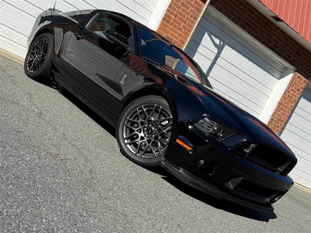 Used 2014 Ford Mustang Shelby GT500 w/ Equipment Group 821A RWD image 27