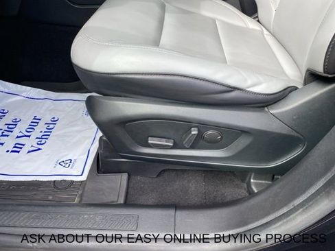 Used 2021 Ford Explorer XLT w/ Equipment Group 202A image 11