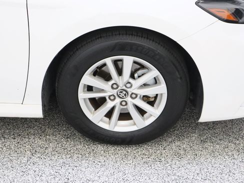 Used 2025 Toyota Camry LE FWD image 5
