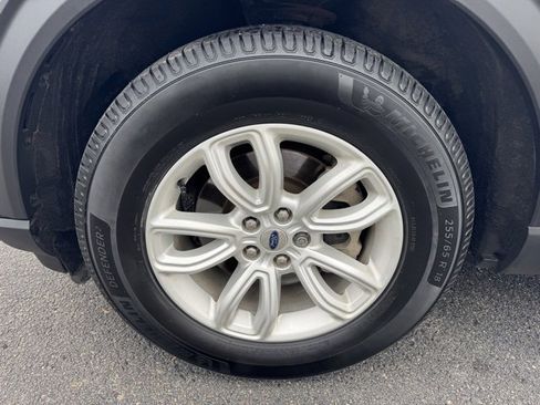 Used 2021 Ford Explorer Base image 12