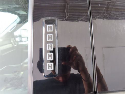 Used 2017 Ford F450 Platinum w/ Platinum Ultimate Package image 12