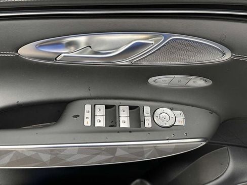 Used 2025 Genesis GV70 3.5T Sport w/ Sport Advanced Package image 11