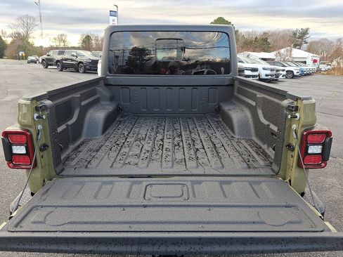 New 2026 Jeep Gladiator Sport AWD/4WD image 21