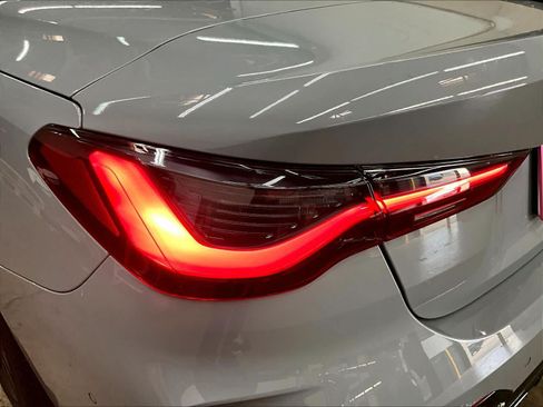 Used 2024 BMW M440i Convertible w/ Premium Package RWD image 30